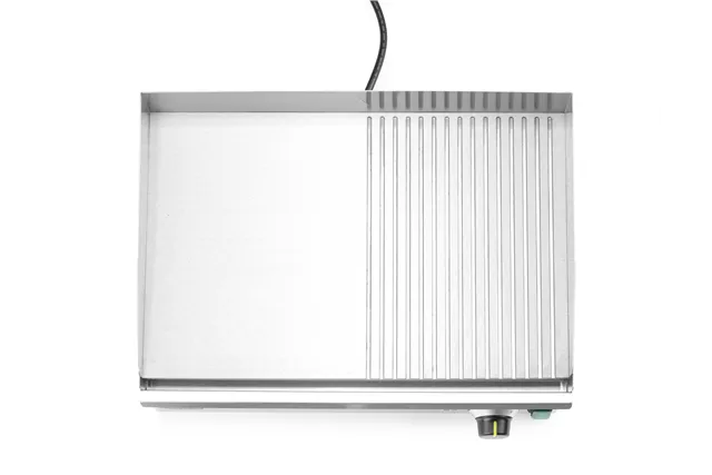 Płyta grillowa w połowie żebrowana, Kitchen Line, 1/2 gładka, 1/2 ryflowana, 220-240V/2400W, 527x404x233mm HENDI 154946