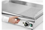 Płyta grillowa w ⅓ żebrowana, Kitchen Line, 2/3 gładka, 1/3 ryflowana, 220-240V/3500W, 697x474x241mm HENDI 154960