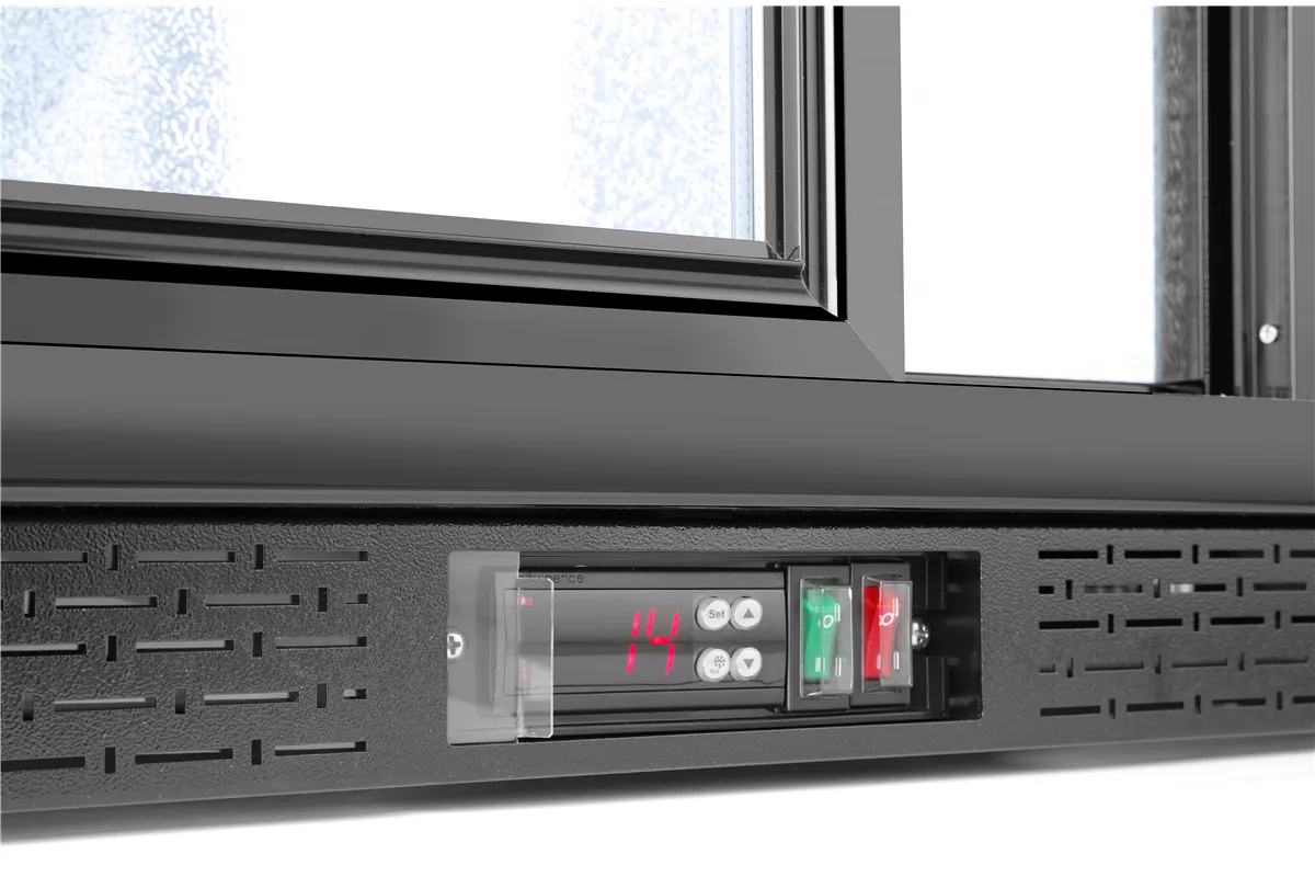 Lodówka barowa z potrójnymi drzwiami suwanymi, 254L, czarny, 220-240V/160W, 1350x520x865mm Arktic 235836