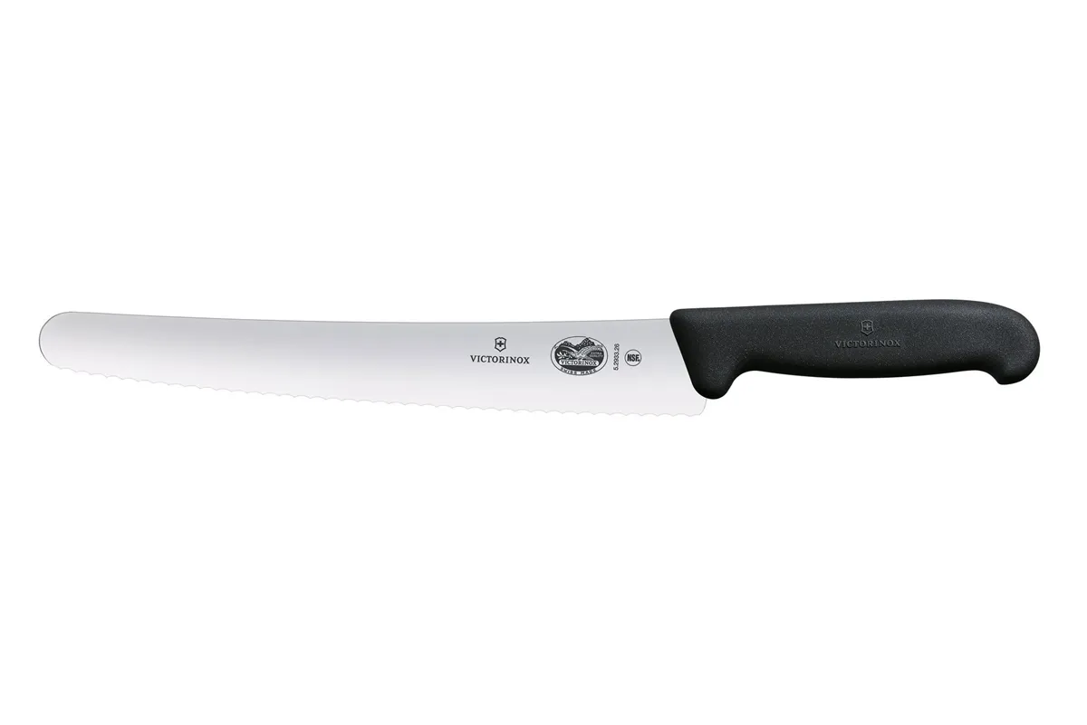 Nóż cukierniczy z ząbkowanym ostrzem, czarny, 382mm Victorinox 5.2933.26