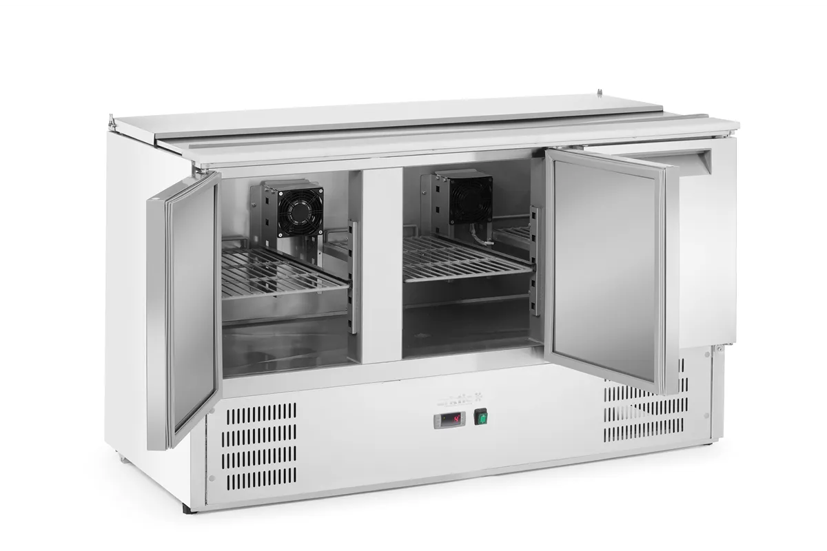 Stół chłodniczy sałatkowy 3-drzwiowy z pokrywą uchylną, Arktic, 219L, 230V/155W, 700x1365x(H)860mm Arktic 236178