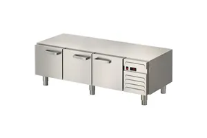 Podstawa chłodnicza, linia "700", 1600x690x580 mm, 3 drzwiowa, GN 1/1, V 210 l Stalgast 887037