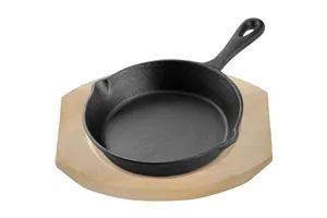 Patelnia żeliwna z podstawą drewnianą, Ø 150 mm Stalgast 049007