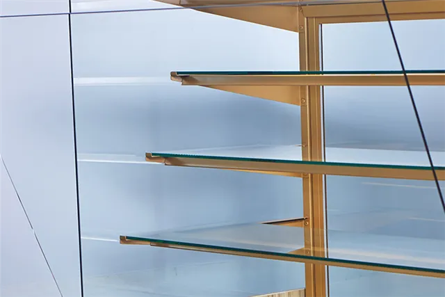 Witryna cukiernicza chłodnicza, szyba prosta uchylna, płyta meblowa, podświetlany spód, szerokość 1020 mm RAPA C-A/102/89